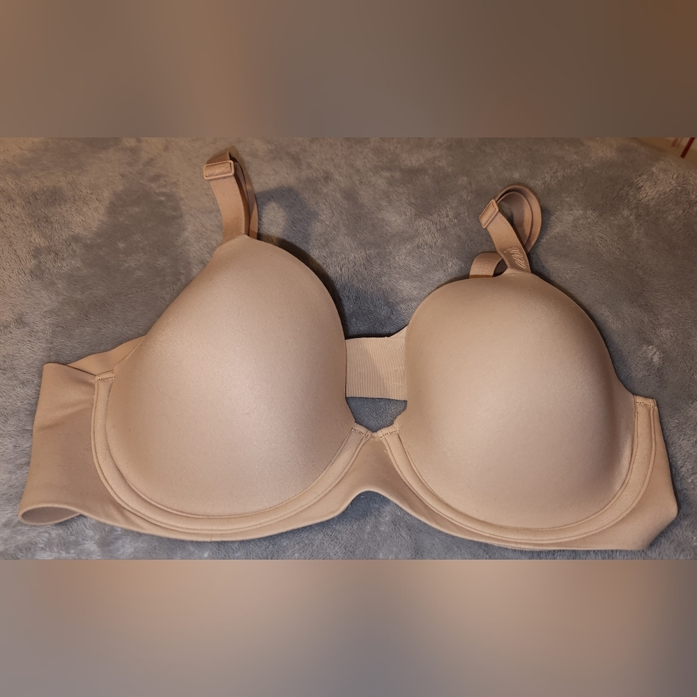 Aerie, Real Free, full-coverage, lightly-lined, under-wire bra.  Beige  Size 32C